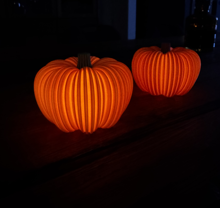 Afbeeldingen van 3D-geprinte Pompoen – Herfstdecoratie in Stijl