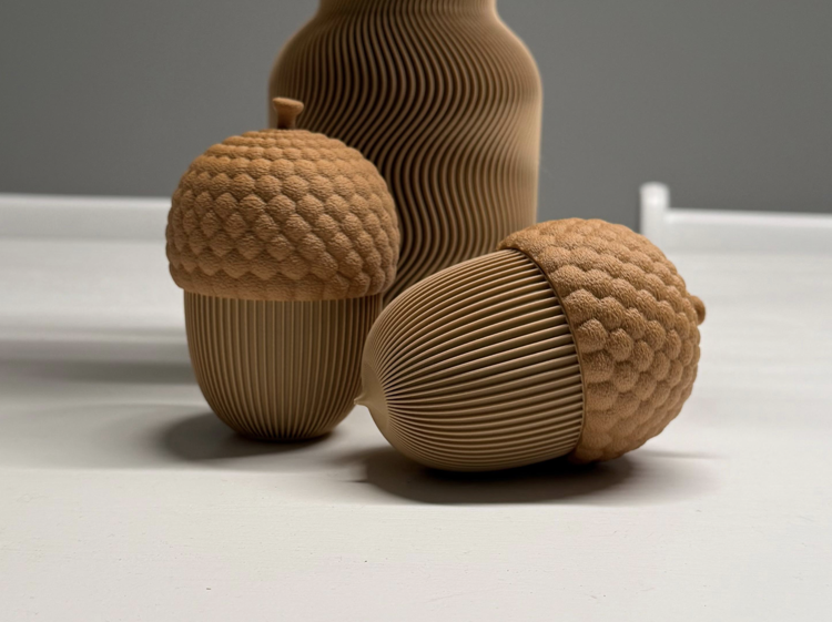 Afbeeldingen van 3D-geprint Eikelpotje – Decoratief & Functioneel | By-Mi | staand