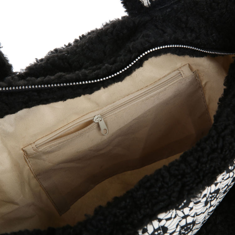Afbeeldingen van Luxe Teddy Shopper – Zwarte Zachte Schoudertas | Comfort & Stijlvolle Handtas
