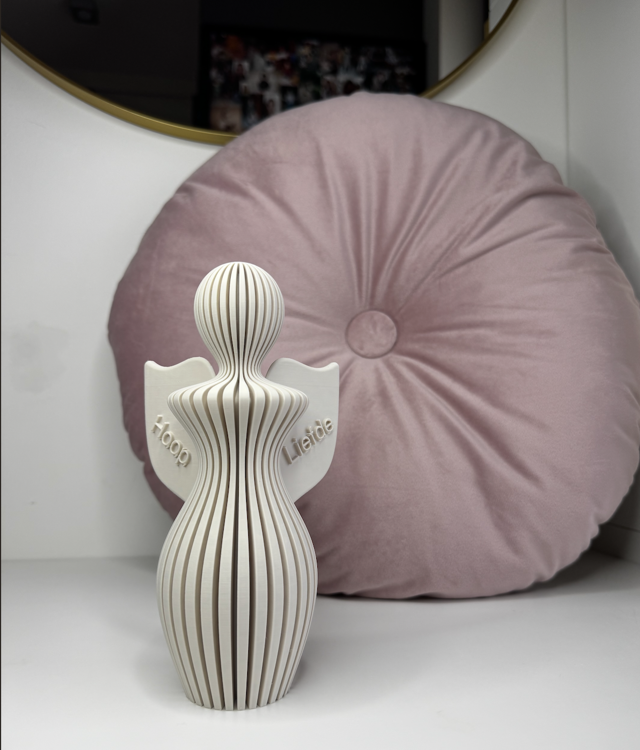 Afbeeldingen van Moderne Kerstengel – Stijlvol Beeld 19 cm | gepersonaliseerd